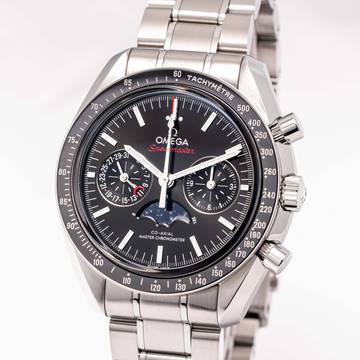 Omega Speedmaster Moonphase 44mm – 304.33.44.52.01.001 – like NEW – 05/2025 Full Set