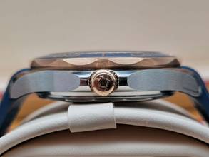 Thumbnail von Omega Seamaster Diver 300 M 42mm 210.22.42.20.03.002 Blauwe wijzerplaat Sedna Goud/Staal Zeer goed Compleet met doos 11-2023