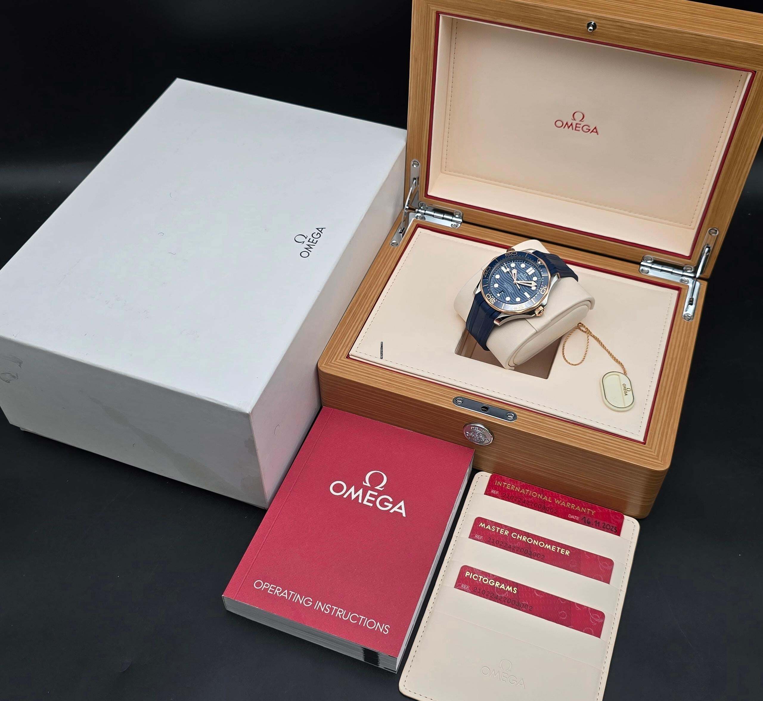 Thumbnail von Omega Seamaster Diver 300 M 42mm 210.22.42.20.03.002 esfera azul Sedna Gold/Acero Muy buen estado Juego completo 11-2023