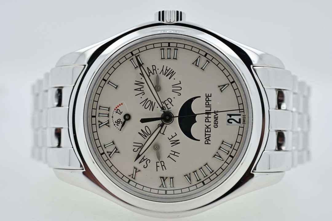  Patek Philippe Annual Calendar 18k White Gold 5036/1G-017 Patek Service 03/2026 