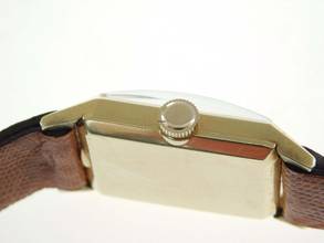 Thumbnail von Jaeger-LeCoultre Classic Le Coultre Tank - Rare Vintage 14K Gelbgold Kaliber 438/4 C W frühe Le Coultre Herrenuhr massiv Gelbgold