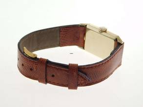 Thumbnail von Jaeger-LeCoultre Classic Le Coultre Tank - Rare Vintage 14K Gelbgold Kaliber 438/4 C W frühe Le Coultre Herrenuhr massiv Gelbgold