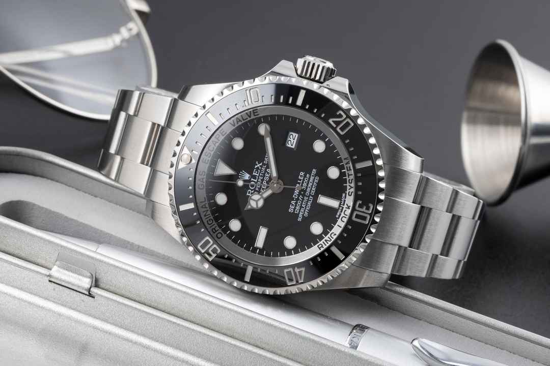  Rolex Sea-Dweller Deepsea Black Dial Oyster Stahl Automatik Ref. 116660 B&P 2013 