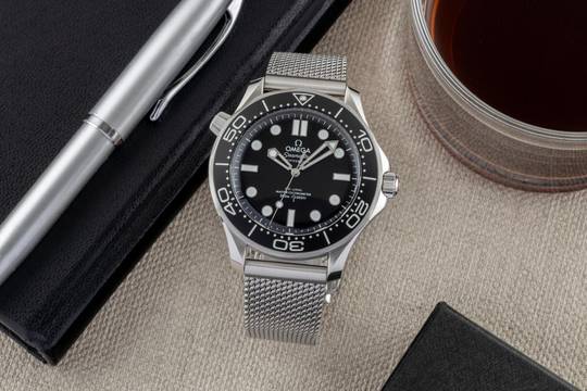 オメガ シーマスター ダイバー 300 M ステンレススチール 自動巻き Ref. 210.30.42.20.01.010 B&P 2025