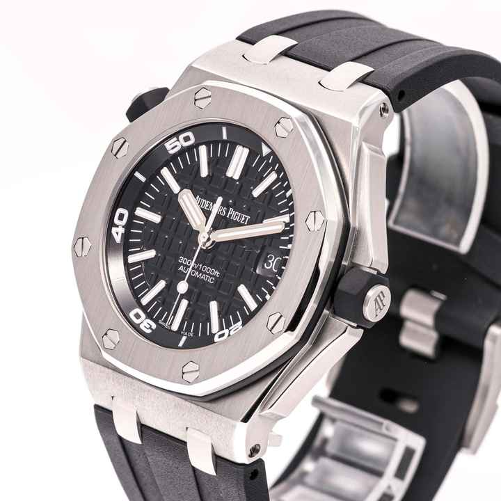 Audemars Piguet Royal Oak Offshore Diver 42 – 15703ST.OO.A002CA.01 – como NUEVO – 08/2014 Juego completo