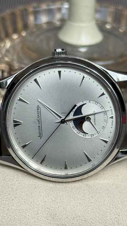 Jaeger-LeCoultre Master Ultra Thin Moon en excelente estado, incluyendo papeles originales, 39 mm