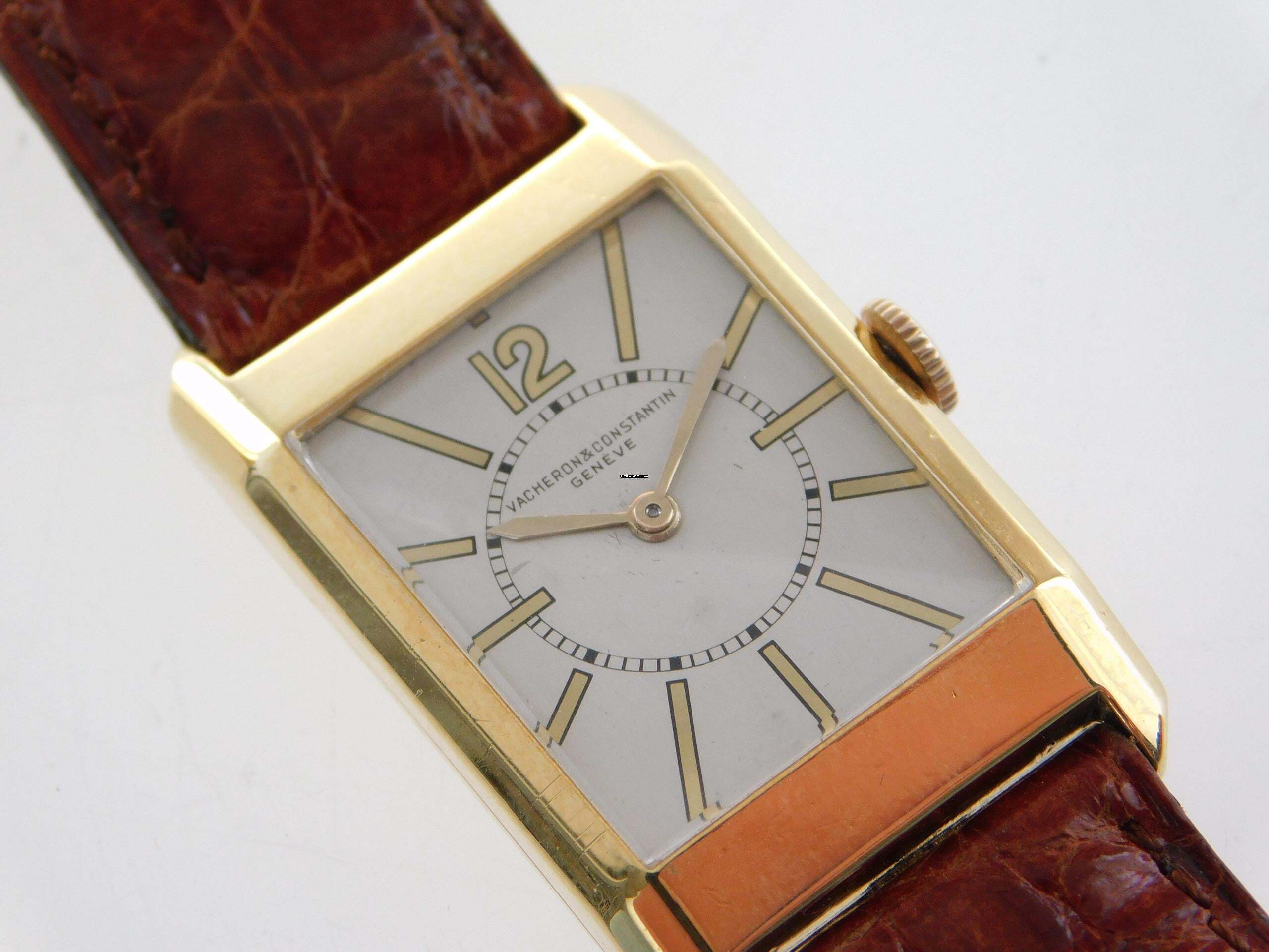 Vacheron Constantin Classic Vintage 18 Karat Gelbgold RARE KaliberHandaufzug 23 x 37 mm unpolished original condition Rare