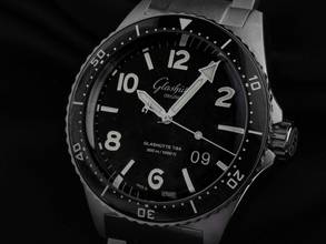 Thumbnail von Glashütte Original SeaQ Panoramadatum Panorama Date Ref.1-36-13-01-80-70 2026 Full Set Ungetragen SeaQ Panorama Date