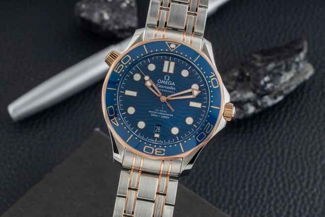 Omega Seamaster Diver 300 M Çelik Altın Otomatik Ref. 210.20.42.20.03.002 B&P 2022