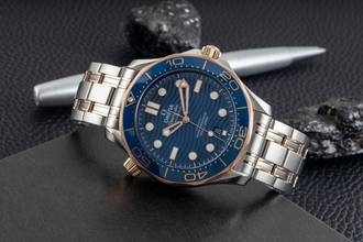 Thumbnail von Omega Seamaster Diver 300 M ocel a zlato Automatika Ref. 210.20.42.20.03.002 B&P 2022