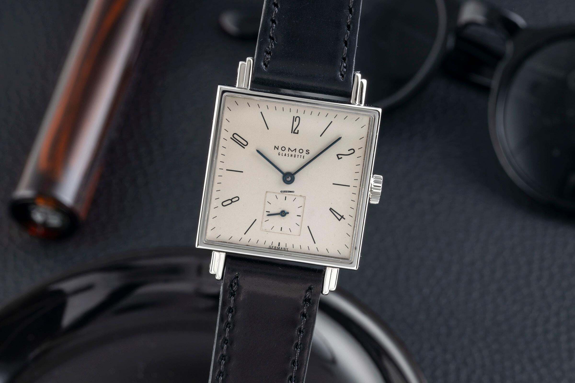 NOMOS Tetra Edelstahl Handaufzug Sub Seconde Herrenuhr Ref. 408