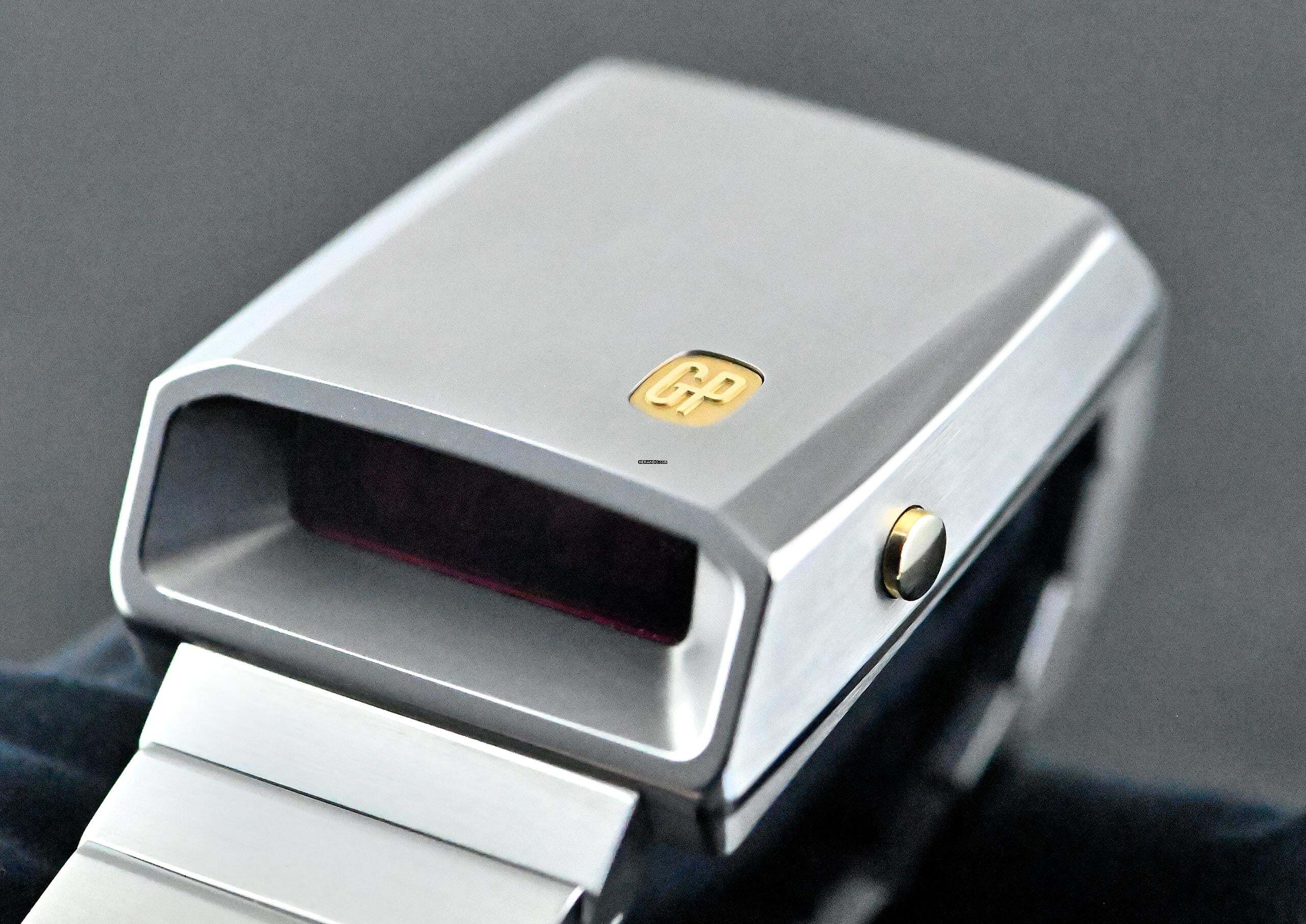 Girard Perregaux Casquette 2.0 | 39800-21-3199-6CM | Full Set 2025 | Titanum & yellow gold