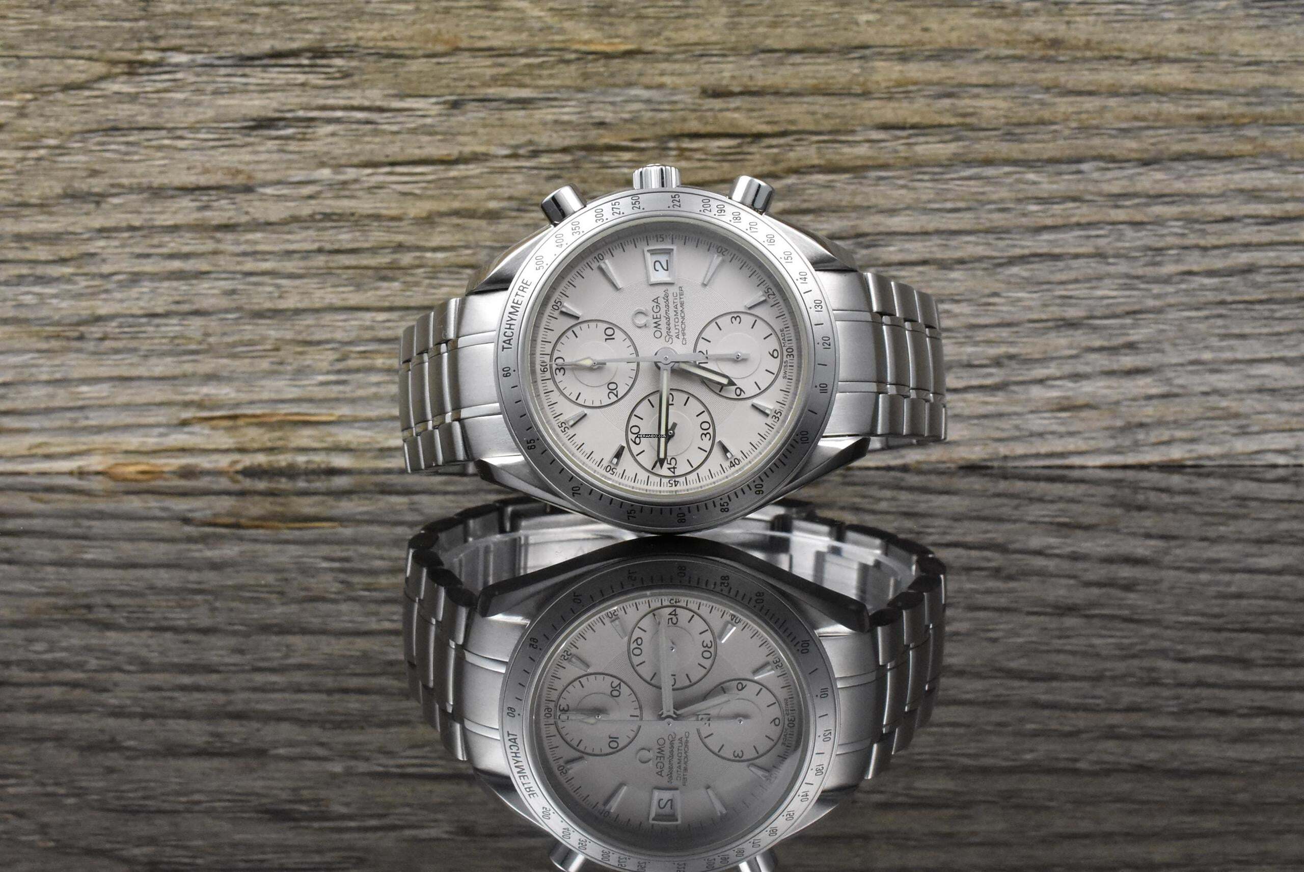Omega Speedmaster Date 40 Silver / White Dial Automatic
