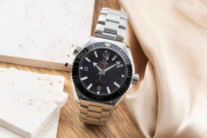  Omega Seamaster Planet Ocean Edelstahl Automatik Herrenuhr 215.30.44.21.01.001 