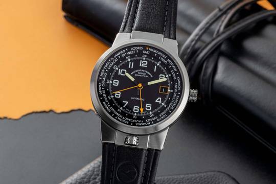  Mühle Lufthans Typ 3 Weltzeit Stahl Automatik Ref M1-35-23-LB Box & Papiere 2019 