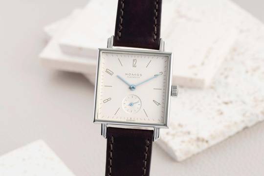  NOMOS Tetra Leberblümchen Edelstahl Handaufzug Medium Size Klassiker 