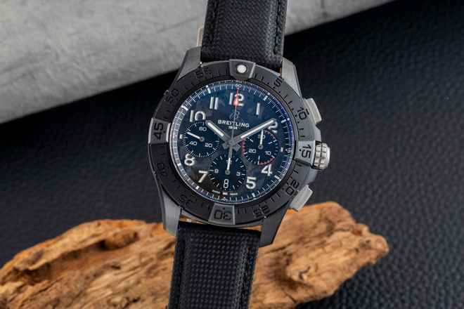  Breitling Avenger B01 Chronograph Night Mission Automatik Ref. SB0147 B&P 