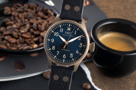  IWC Große Fliegeruhr Big Pilot Mr. Porter Edition Bronze Automatik Ref IW329703 B&P 2023 Limited 