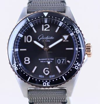 Glashütte Original SeaQ Panoramadatum Stahl Gold 43,2mm Kaliber 36 Automatik Panoramadatum Spezialist B+P