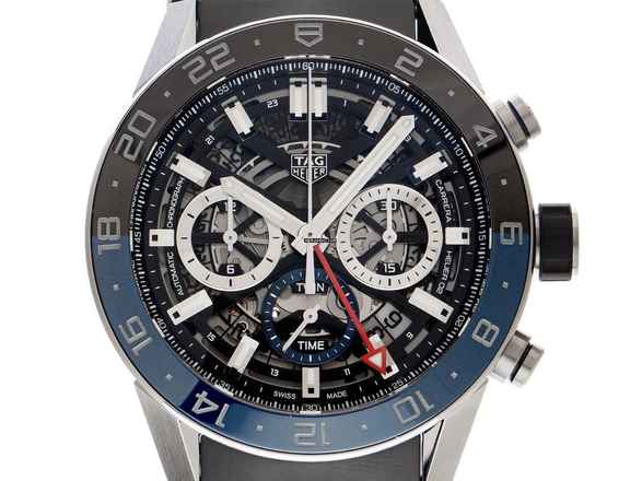  TAG Heuer Carrera GMT Twin-Time Ref.CBG2A1Z.FT6157 2024 Full Set Ungetragen Carrera Chronograph Twin-Time Faltschließe 