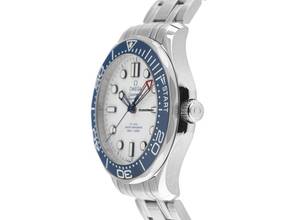 Thumbnail von Omega Seamaster Diver 300 M America's Cup 2024 Barcelona 2026 Ref.210.30.42.20.04.002 2025 Full Set Ungetragen Seamaster Diver 300M 37. America's Cup Barcelona