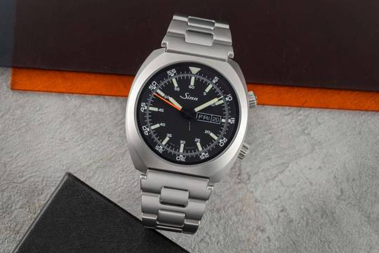 Sinn 240 ST Edelstahl Black Dial Automatik Herrenuhr Ref. 240.010 Box & Papiere