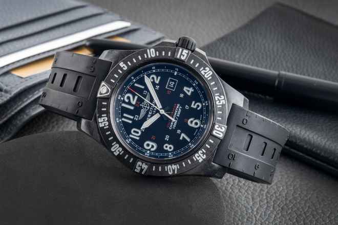  Breitling Colt Skyracer Breitlight Black Dial Quarz Herrenuhr Ref. X74320 