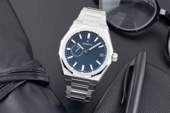  Zenith Defy Skyline Stahl Automatik Herrenuhr Ref. 03.9300.3620/51.I001 B&P 2022 