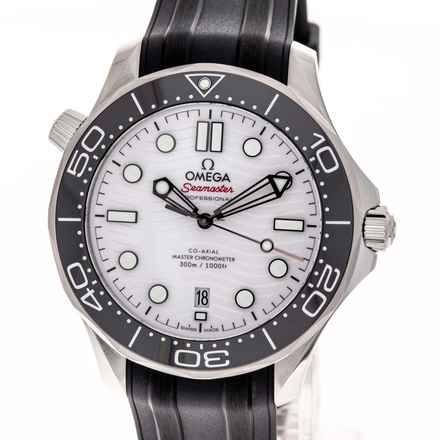  Omega Seamaster Diver 300 M White – 210.32.42.20.04.001 – NEW & Unworn – 03/2024 Full Set 