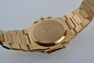 Thumbnail von Patek Philippe Nautilus Blue Diamond Dial 18k yellow gold 3800 Service 02/2026 3800/001 LC100