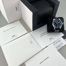 Thumbnail von IWC Große Fliegeruhr Big Pilot's Watch 43 EK 03/2022 Stahl ZB blau Lederband blau mit EasX-Change-System Full Set sehr gepflegter Originalzustand (nicht poliert)