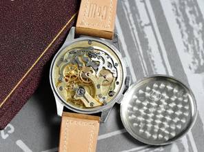 Thumbnail von Universal Genève OVERSIZE VINTAGE VERY RARE MEDICO-COMPAX CHRONOGRAPH MINT