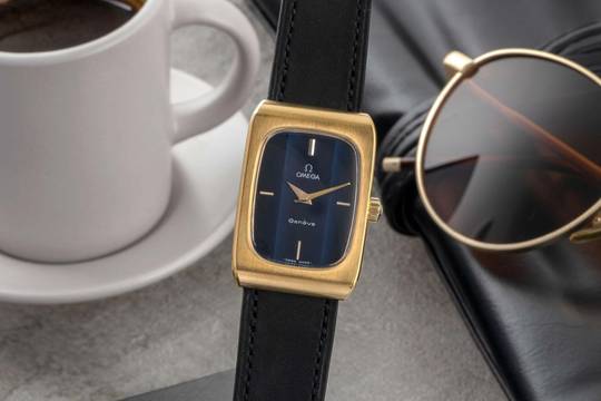 Omega Genève Navy Holo Dial vergoldet Handaufzug Ref. 511.0469 Klassiker