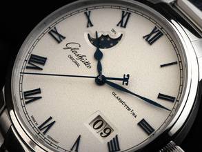 Thumbnail von Glashütte Original Senator Excellence Panoramadatum Mondphase Ref.1-36-24-05-02-71 2026 Full Set Ungetragen Senator Excellence Panoramadatum Mondphase