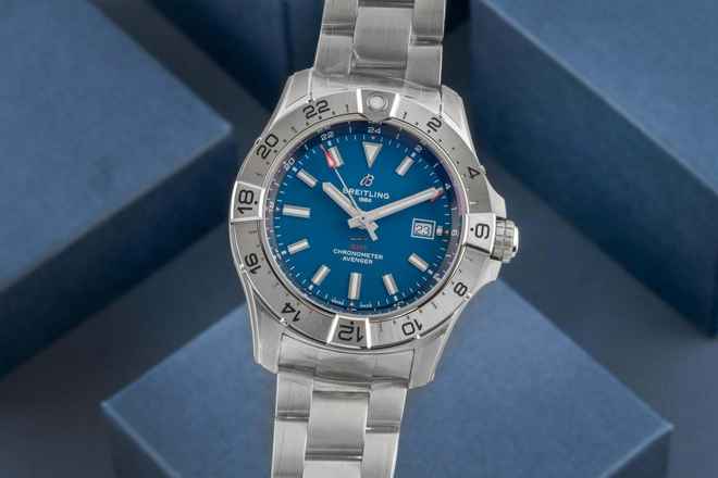  Breitling Avenger Automatic 42Stahl Herrenuhr Ref. A17328101C1A1 B&P NP 5850  