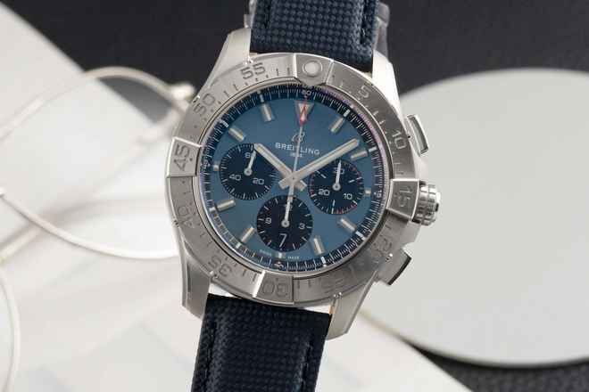  Breitling Avenger B01 Chronograph 44 Stahl Automatik Ref. AB0147101C1X1 B&P New 