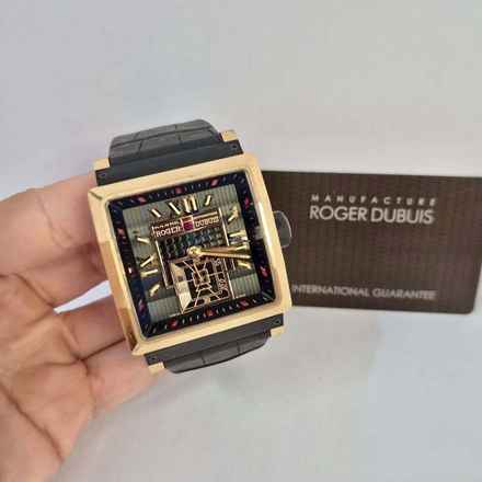 Roger Dubuis KingSquare King Square Ouro Rosé 25 Adetlik Sürüm
