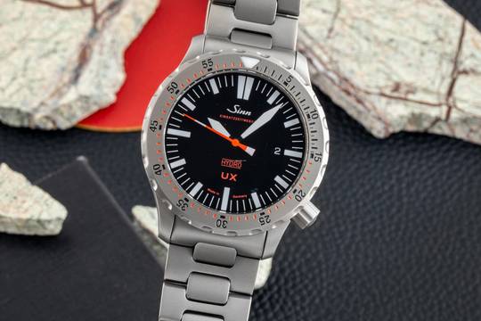 Sinn UX EZM 2B Edelstahl Quarz Herrenuhr Ref. 403.040 Box & Papiere 2023