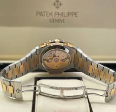 Thumbnail von Patek Philippe Nautilus TAM KUTU+BELGE MÜKEMMEL DURUM yıl:2018 SERVİS EDİLDİ 2025