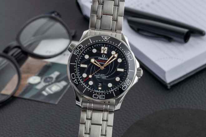  Omega Seamaster Diver 300 M James Bond Automatik Stahl 210.22.42.20.01.004 B&P 