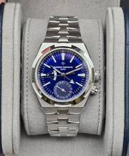 Thumbnail von Vacheron Constantin Overseas Dual Time 41mm 7920V/210A-B334 Blaues Zifferblatt Ungetragen/Neuwertig Komplettset 04/2026