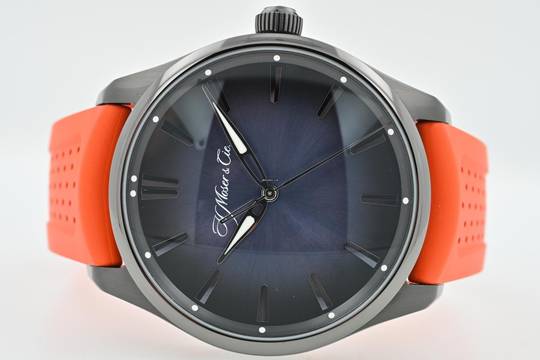 H.Moser & Cie. Pioneer Centre Seconds DLC Funky Blue 3200-1205