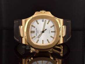 Thumbnail von Patek Philippe Nautilus Super Rare Tiffany Geneva Seal Full Set Like New
