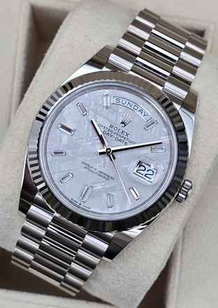 Rolex Day-Date 40 40mm 228239-0055 Beyaz Altın 18k - Meteorite kadran (Beyaz Etiket) Yeni/Kullanılmamış durumda Tam Set 09-2022 KDV %21 DAHİL