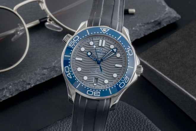 Omega Seamaster Diver 300 M Çelik Otomatik Erkek Saat 210.32.42.20.06.001 B&P