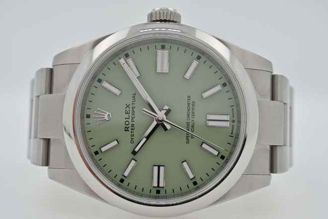  Rolex Oyster Perpetual Automatik 134300 Pistachio Green 