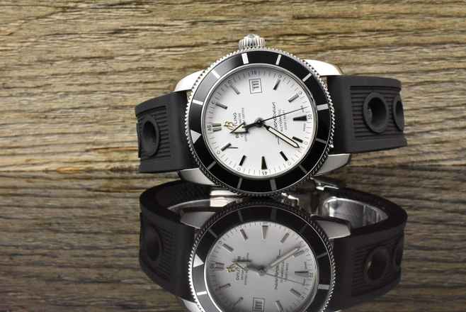  Breitling Superocean Heritage 42 Stratus Silver Dial A1732124 Black Rubber 