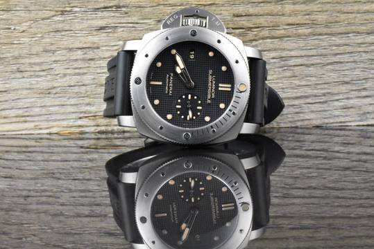 Panerai Luminor Submersible 1950 3 Days Automatic Left-Hand Clous-de-Paris Dial - Titanium PAM00569 Full Set 2015