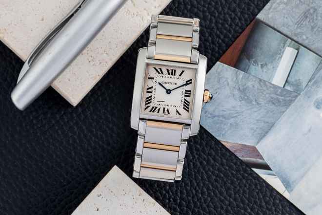 Cartier Tank Française paslanmaz çelik / altın kuvars kadın saati Ref. W51006Q4 2301
