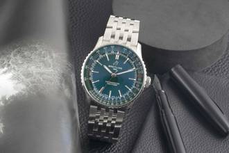 Thumbnail von Breitling Navitimer Automatic 41 Green Herrenuhr Ref. A17329371L1A1